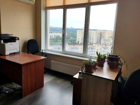 комерційна за адресою Ованеса Туманяна вул., 3