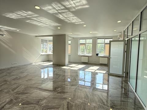 комерційна за адресою Лесі Українки бульв., 7-А