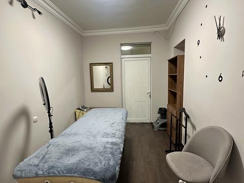 комерційна за адресою Канатна вул., 60