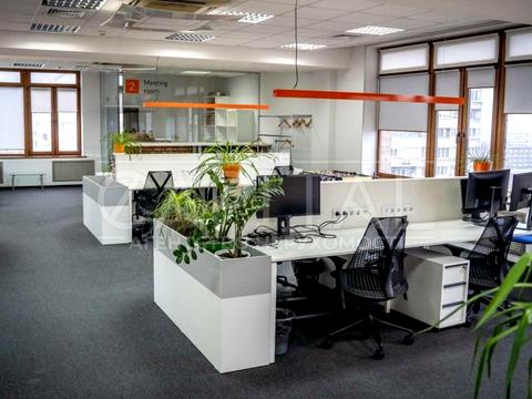 комерційна за адресою Лесі Українки бульв., 34