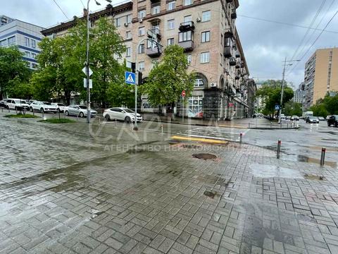 комерційна за адресою Ділова вул. (Димитрова), 7