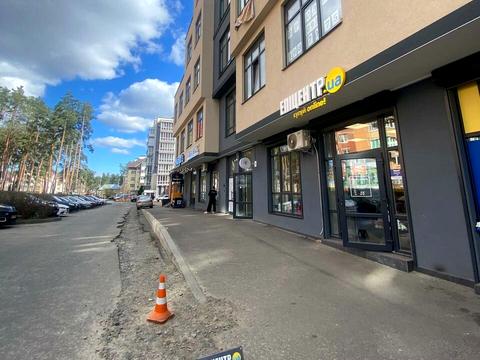 комерційна за адресою Університетська вул., 2Л