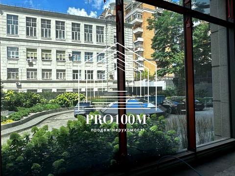 комерційна за адресою Лютеранська вул., 14в