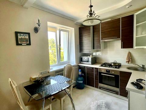 квартира за адресою .Центр, 12