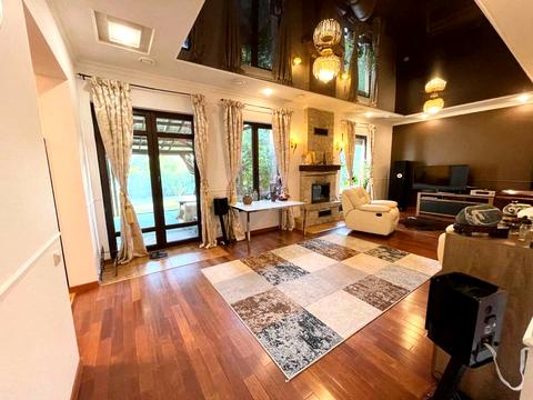 будинок за адресою с. Нові Безрадичі, пісчана