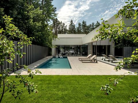 будинок за адресою Лугова