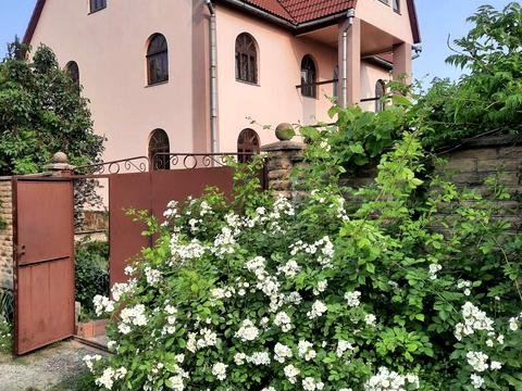 будинок за адресою Польова