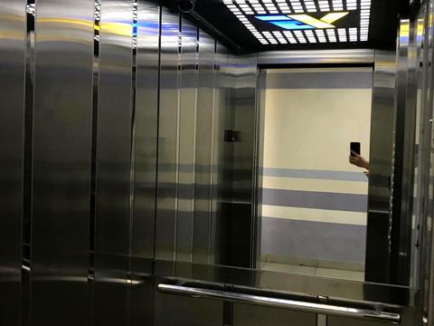 комерційна за адресою Казимира Малевича вул. (Боженка), 89