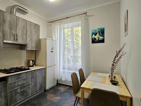 квартира за адресою Шовковична вул., 13-а