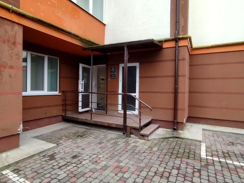 комерційна за адресою вул. Дворецька, 46