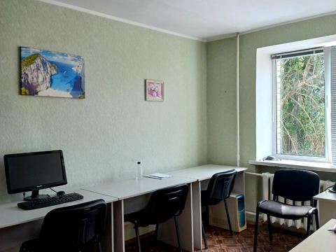 комерційна за адресою Гната Юри, 9