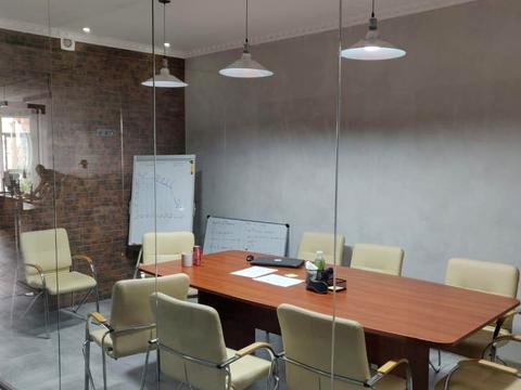 комерційна за адресою Кловський узвіз, 7a