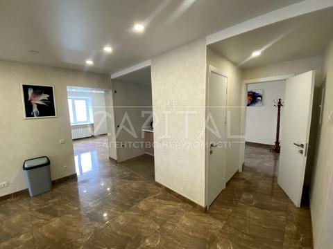 комерційна за адресою Антоновича вул. (Горького), 165