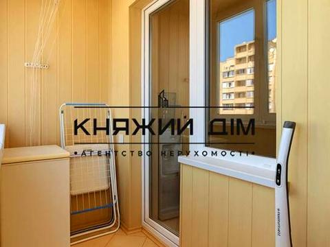 квартира за адресою Київ, Лариси Руденко вул., 21