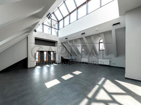 комерційна за адресою Богдана Хмельницького вул., 3