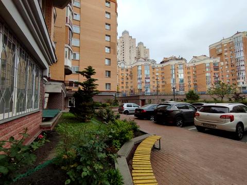 коммерческая по адресу Владимира Ивасюка просп. (Героїв Сталінграду), 4