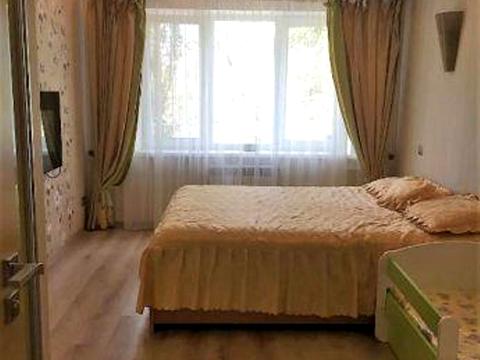 квартира за адресою Анни Ахматової вул., 45