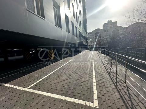 комерційна за адресою Борщагівська вул., 192