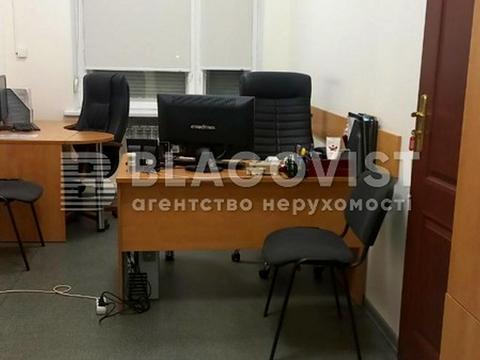 комерційна за адресою Київ, Ушинського вул., 25-А