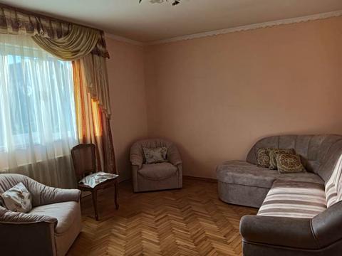 будинок за адресою Євгена Коновальця вул.