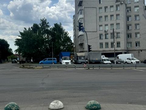 комерційна за адресою Київська вул., 33