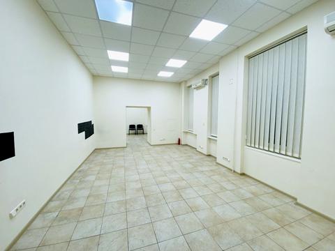 комерційна за адресою Круглоуніверситетська вул., 14