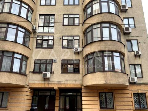 комерційна за адресою Золотоустівська вул., 47-49