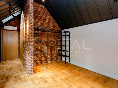 будинок за адресою Набережна вул.