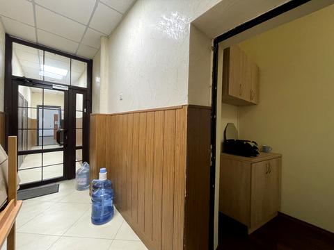 комерційна за адресою Стратегічне шосе (Науки), 2-А