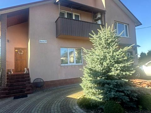 будинок за адресою Місячна вул.
