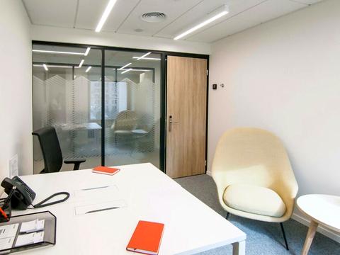 комерційна за адресою Хрещатик вул., 16