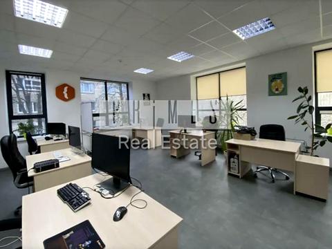 комерційна за адресою Красилівська вул., 5