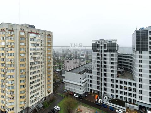 паркомісце за адресою Митрополита Андрея Шептицького вул. (Анатолія Луначарського), 10