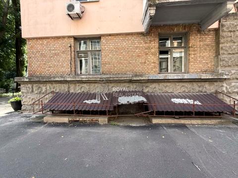 комерційна за адресою Панаса Мирного вул., 3