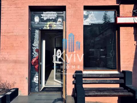 комерційна за адресою Володимирська вул., 81