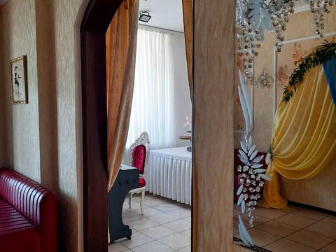 комерційна за адресою Січеславська вул. (В. І. Леніна), 16а