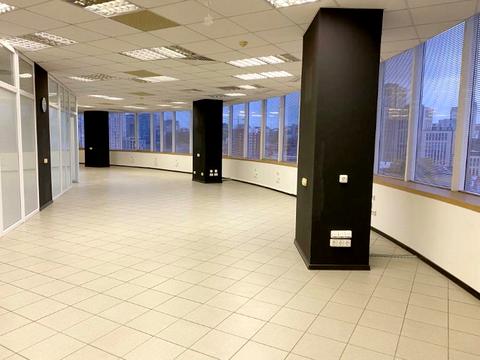 комерційна за адресою Королеви Єлизавети ІІ вул. (Глинки), 2
