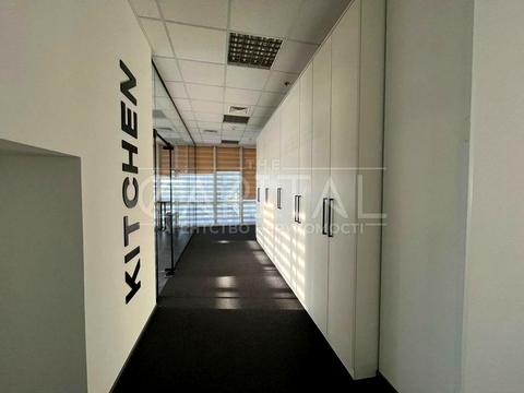 комерційна за адресою Миколи Амосова вул., 12