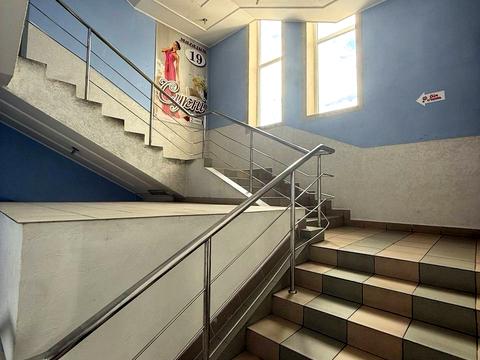 комерційна за адресою Тичини вул., 1