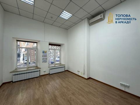 комерційна за адресою Італійська вул. (Пушкінська), 38