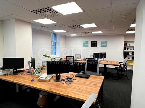 комерційна за адресою Володимирська вул., 93