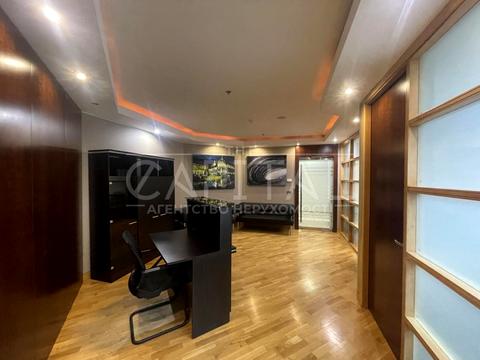 комерційна за адресою Богдана Хмельницького вул., 52