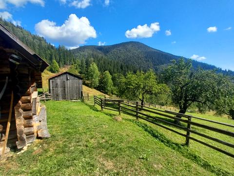 участок по адресу пгт. Верховина, 