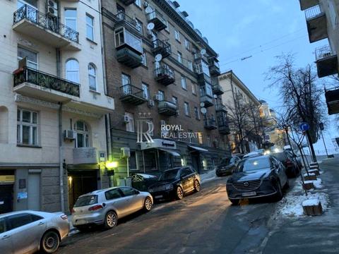 комерційна за адресою Костельна вул., 11