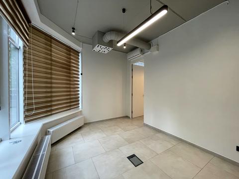 комерційна за адресою Авіаконструктора Антонова вул., 2-Б