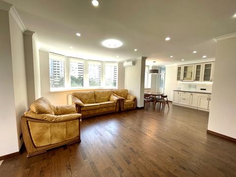 квартира по адресу Анны Ахматовой ул., 30