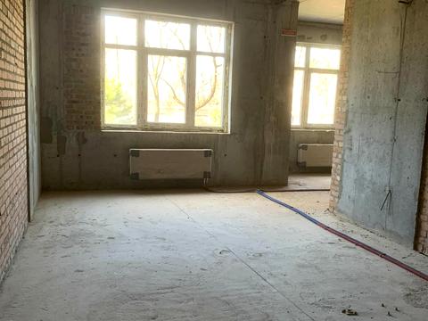 комерційна за адресою Живописна вул., 3