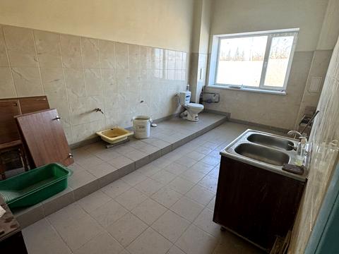 комерційна за адресою Шкільна вул., 1