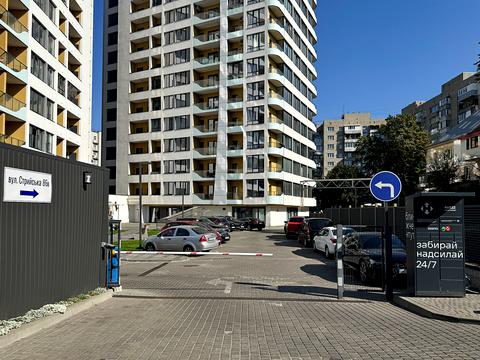 комерційна за адресою Стрийська вул., 86