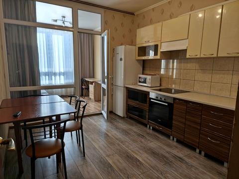 квартира за адресою Академіка Глушкова просп., 9-Г